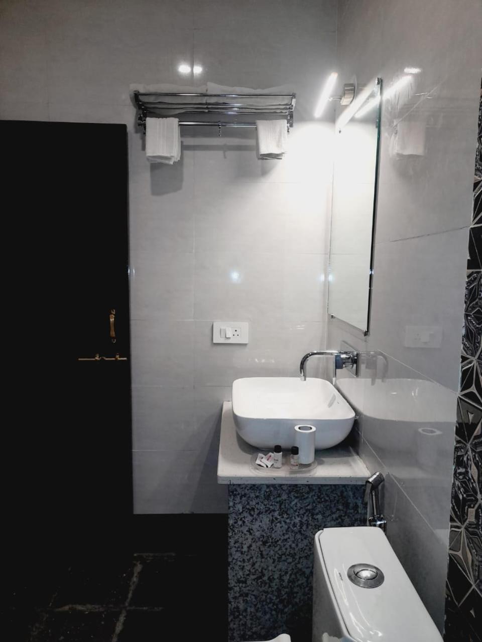 Hotel Sargam Sadan Udajpur Zewnętrze zdjęcie